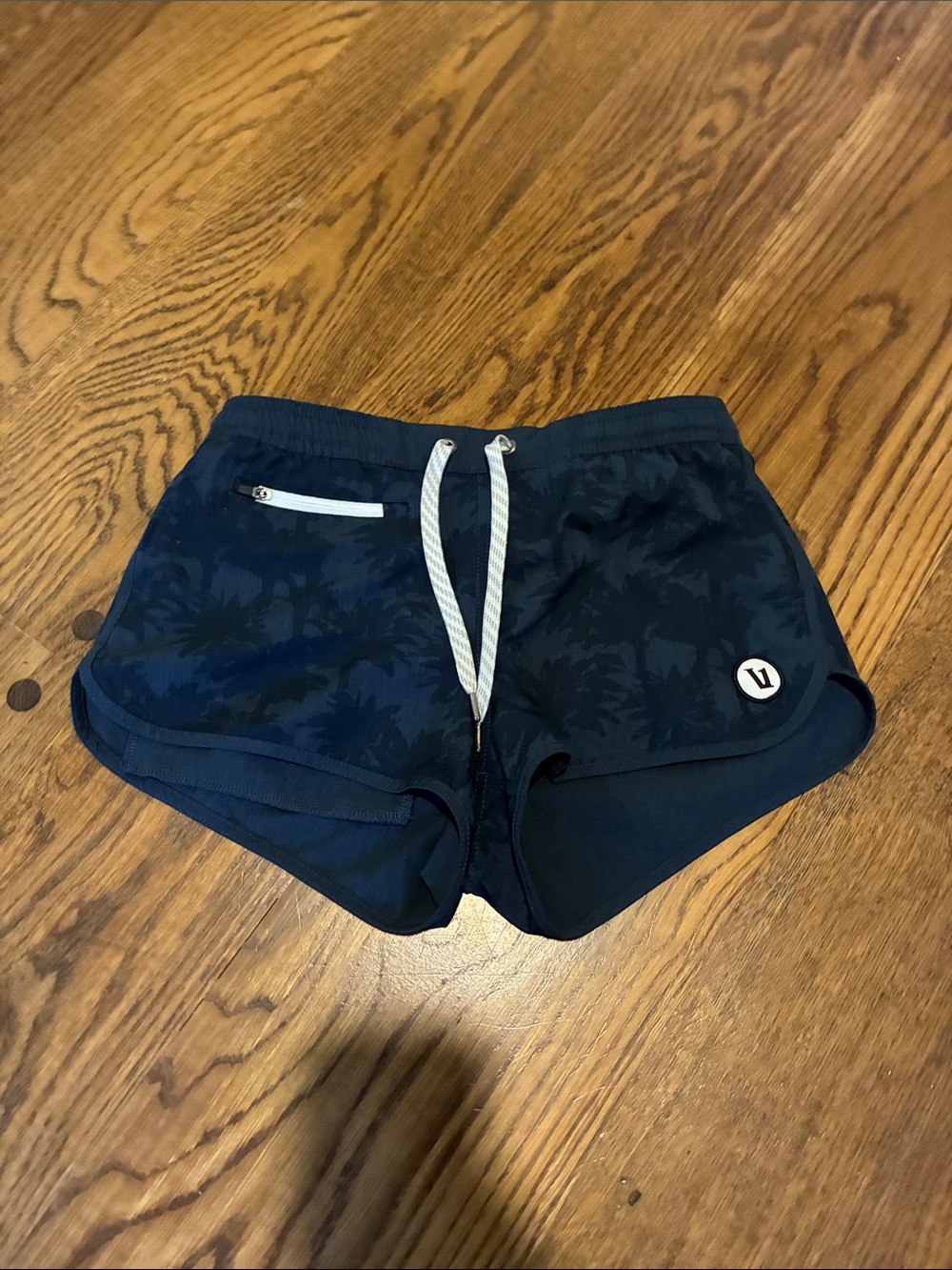 Vuori Women’s Palm-Print Active Shorts with Drawstring